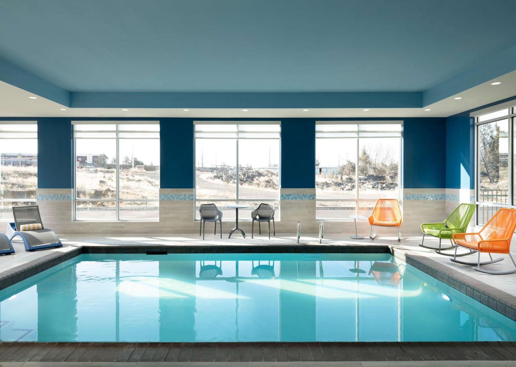 Hampton Inn Redmond Bend Airport Bagian luar foto