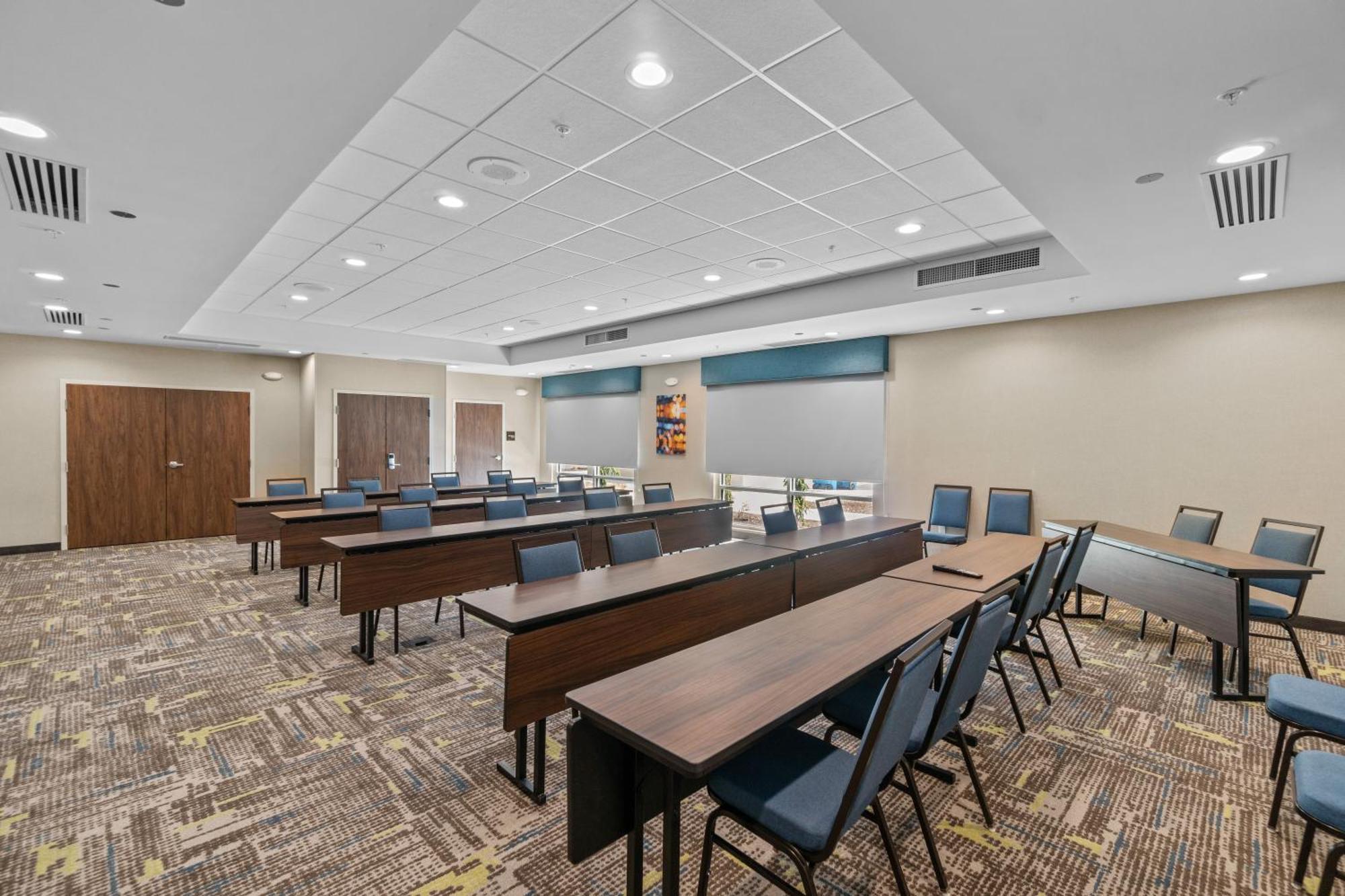 Hampton Inn Redmond Bend Airport Bagian luar foto