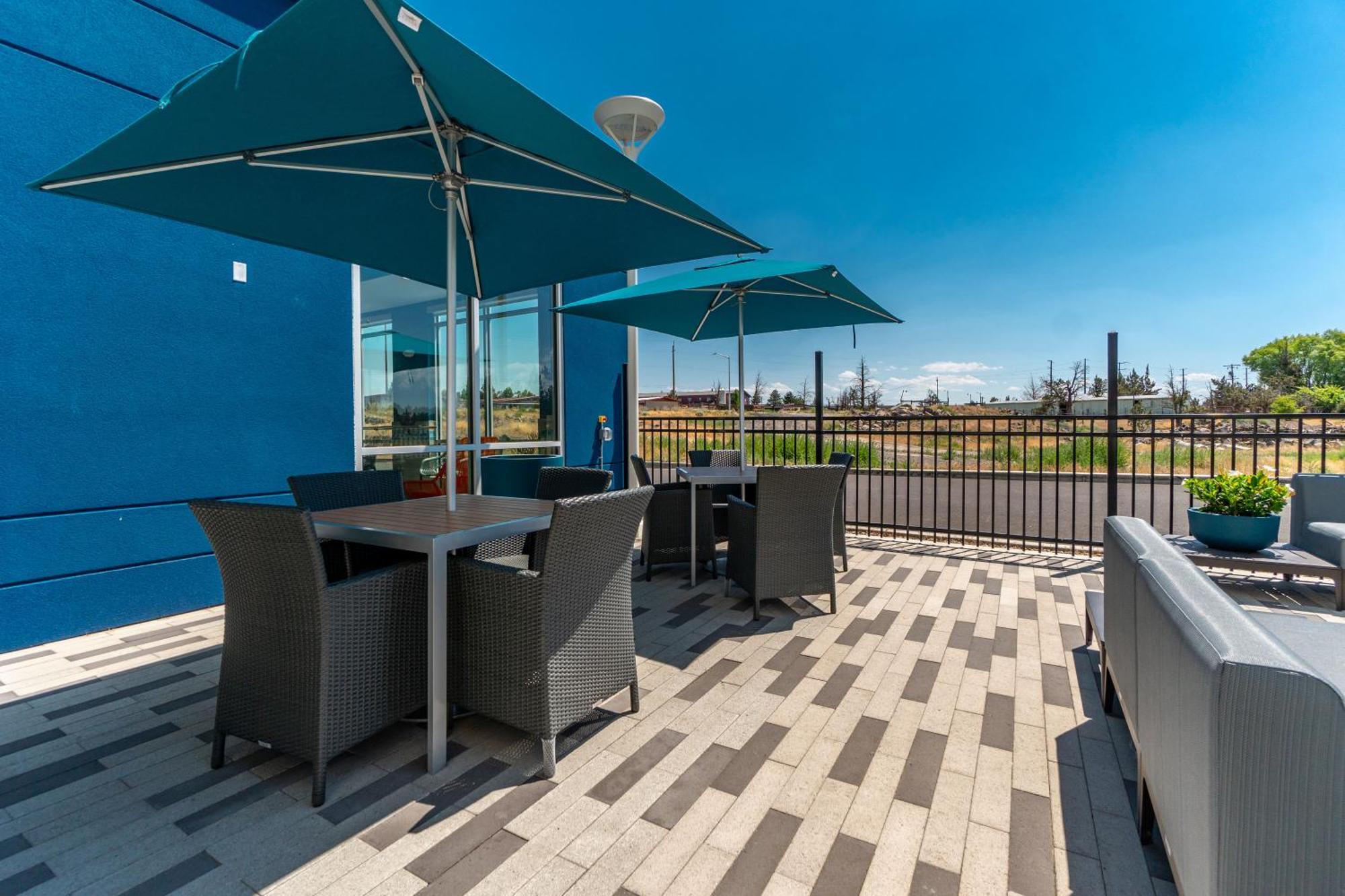 Hampton Inn Redmond Bend Airport Bagian luar foto