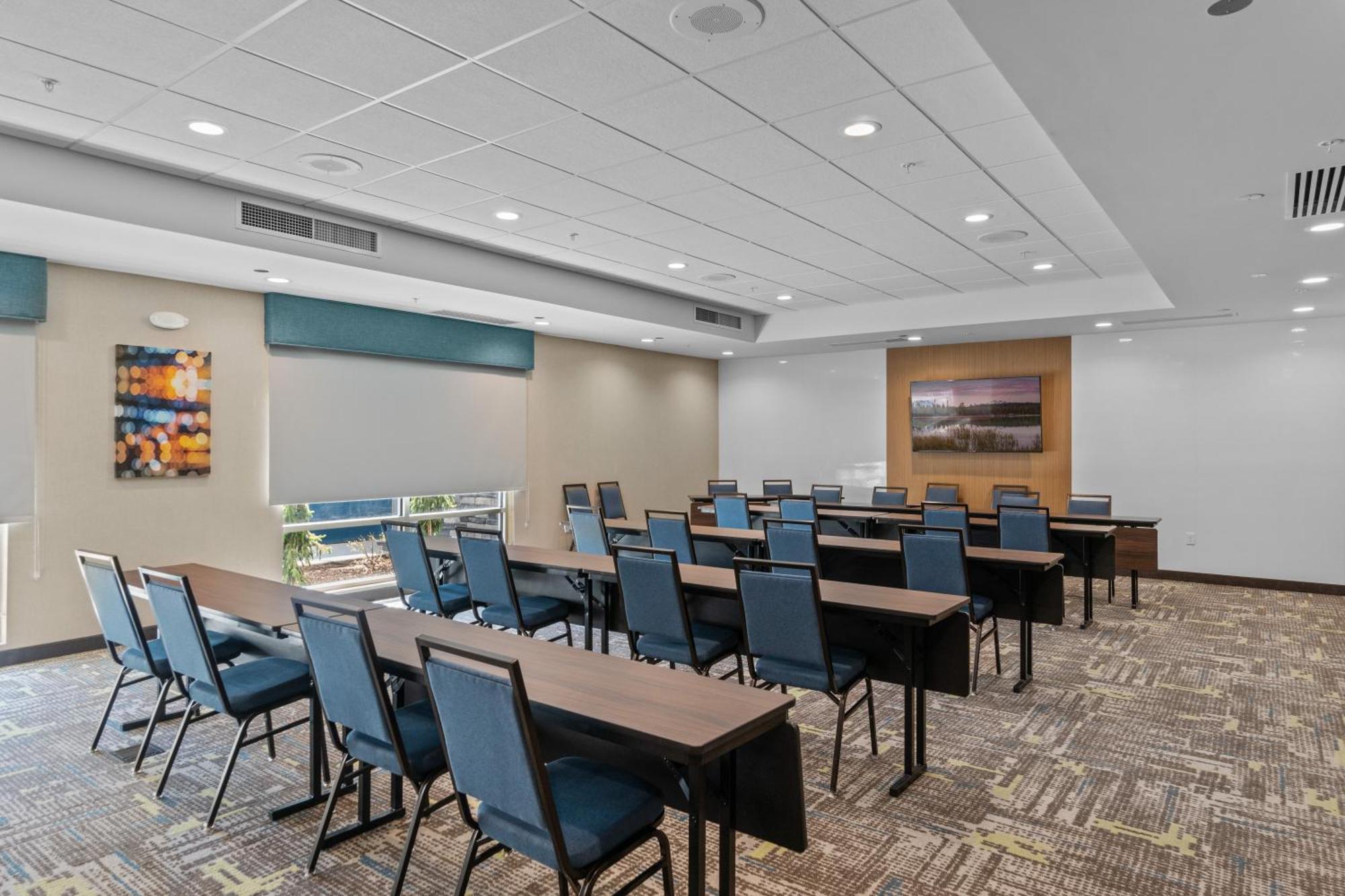 Hampton Inn Redmond Bend Airport Bagian luar foto